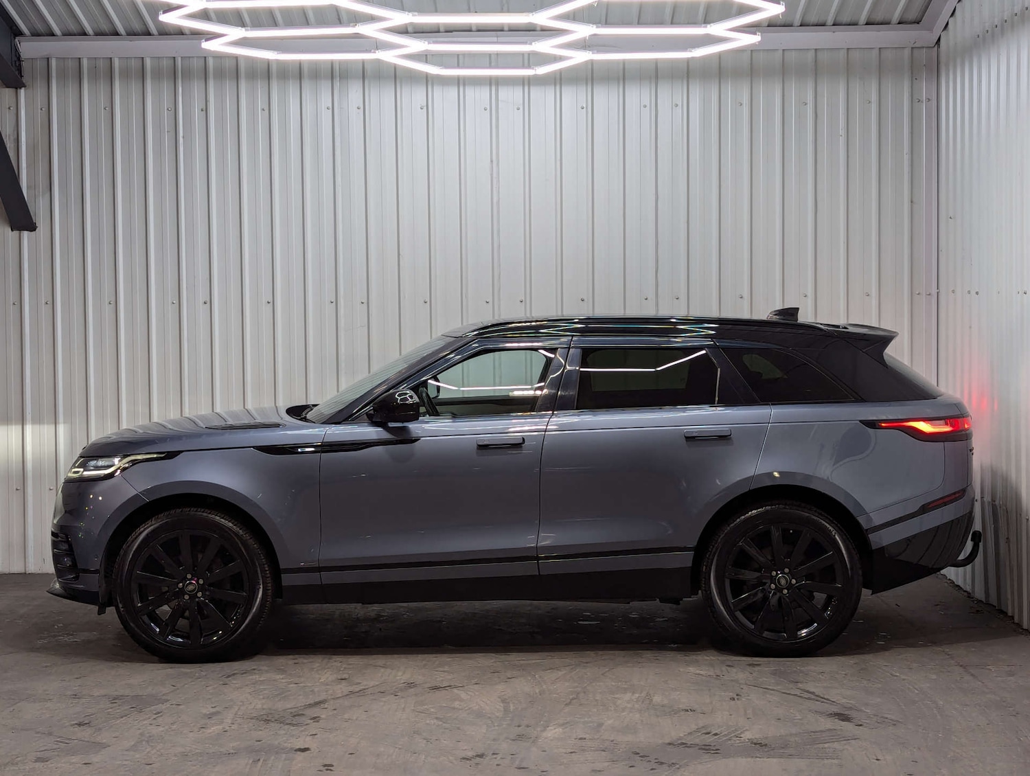 Used Land Rover Range Rover Velar 2018 for sale - 76748039: Photo 17