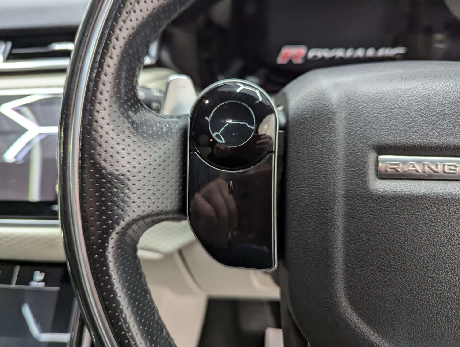 Used Land Rover Range Rover Velar 2018 for sale - 76748039: Photo 74