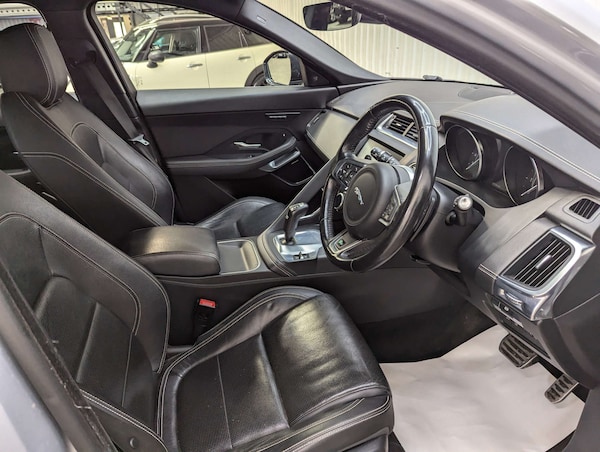 Used Jaguar E-Pace 2018 for sale - 74656773: Photo 51