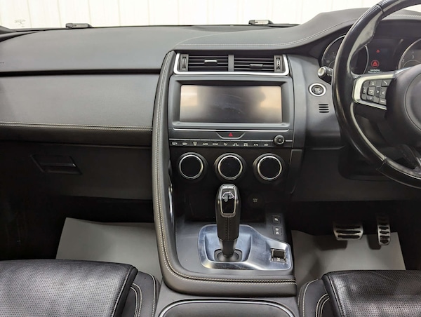 Used Jaguar E-Pace 2018 for sale - 74656773: Photo 74