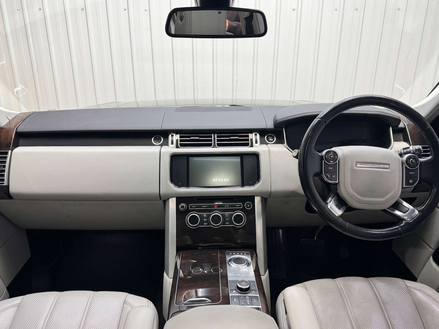 Used Land Rover Range Rover 2015 for sale - 76518049: Photo 2