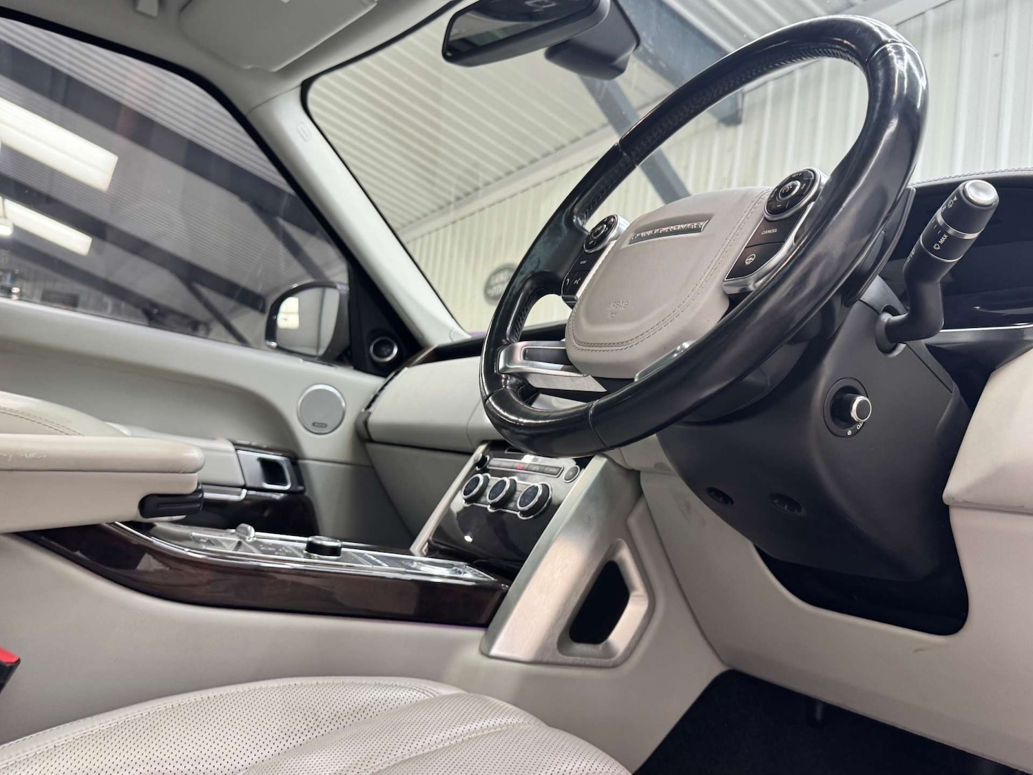 Used Land Rover Range Rover 2015 for sale - 76518049: Photo 56