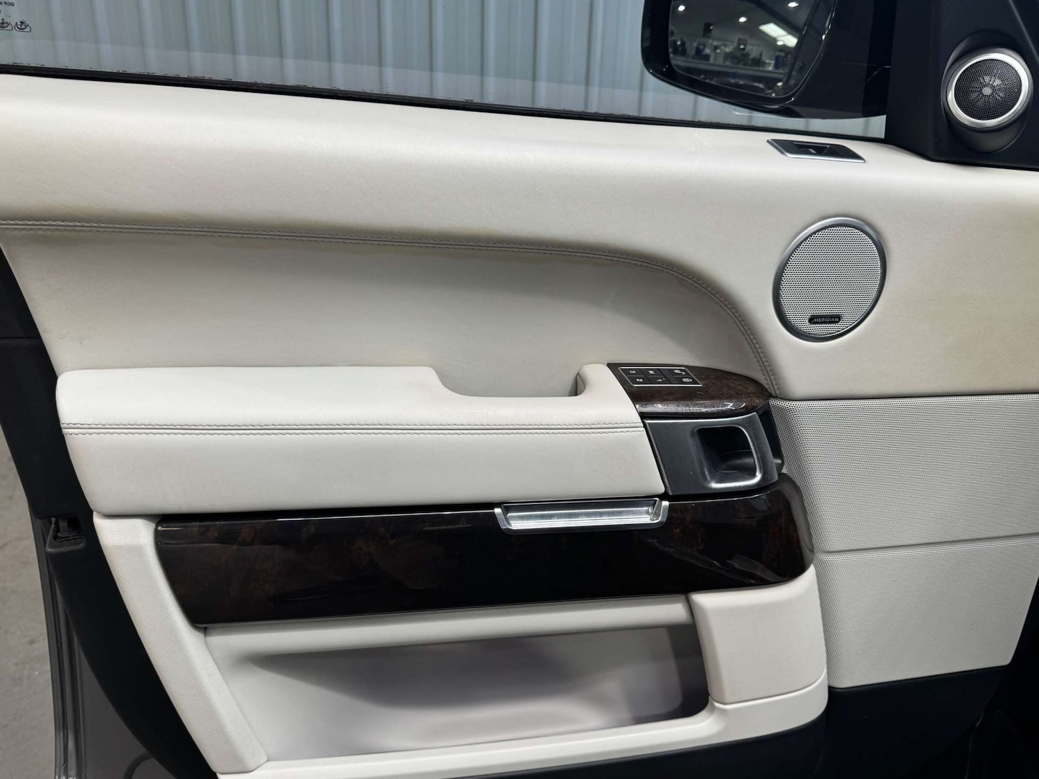 Used Land Rover Range Rover 2015 for sale - 76518049: Photo 65