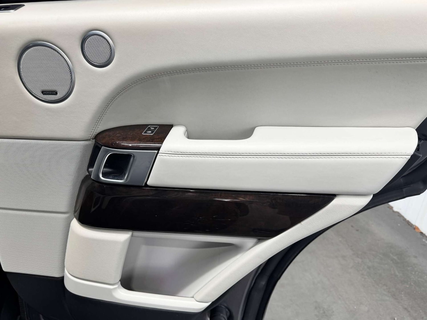 Used Land Rover Range Rover 2015 for sale - 76518049: Photo 70