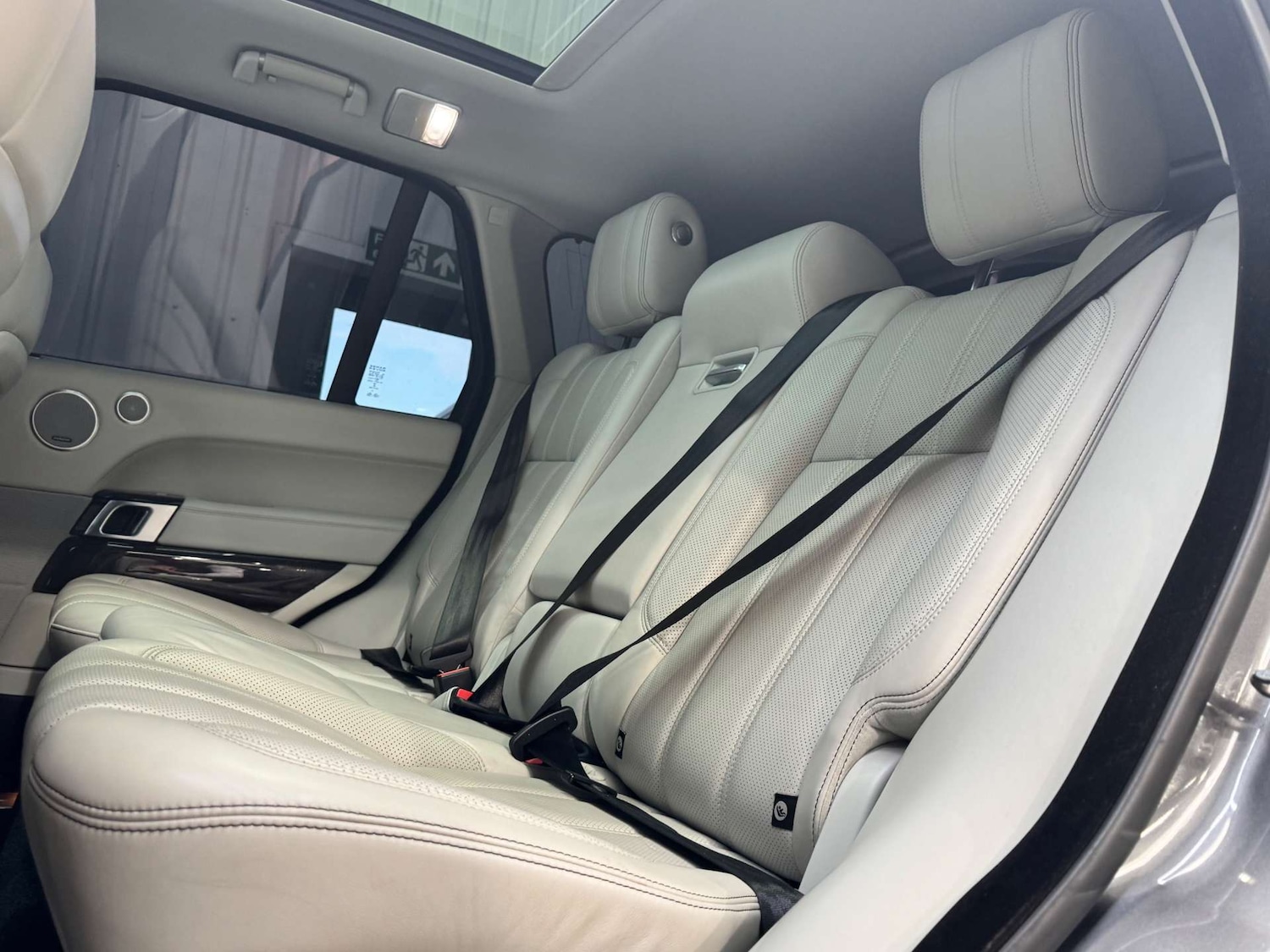 Used Land Rover Range Rover 2015 for sale - 76518049: Photo 75