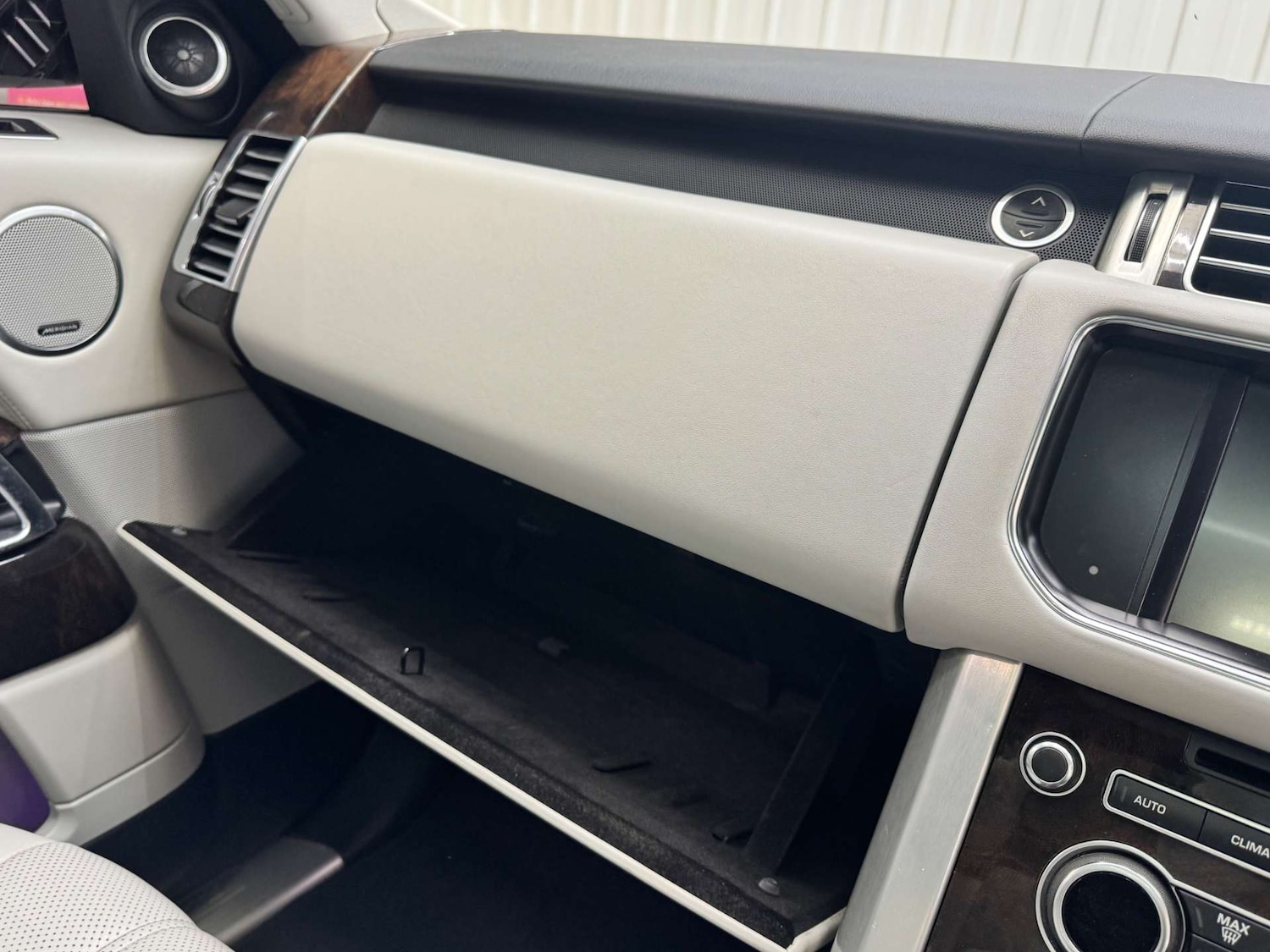 Used Land Rover Range Rover 2015 for sale - 76518049: Photo 84