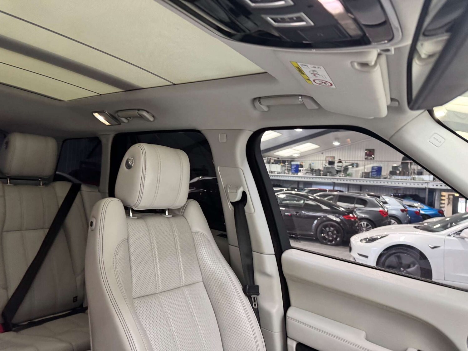 Used Land Rover Range Rover 2015 for sale - 76518049: Photo 95