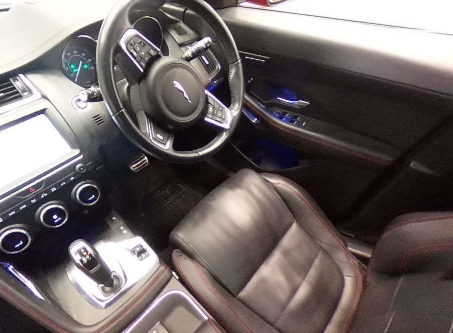 Used Jaguar E-Pace 2018 for sale - 77609366: Photo 3