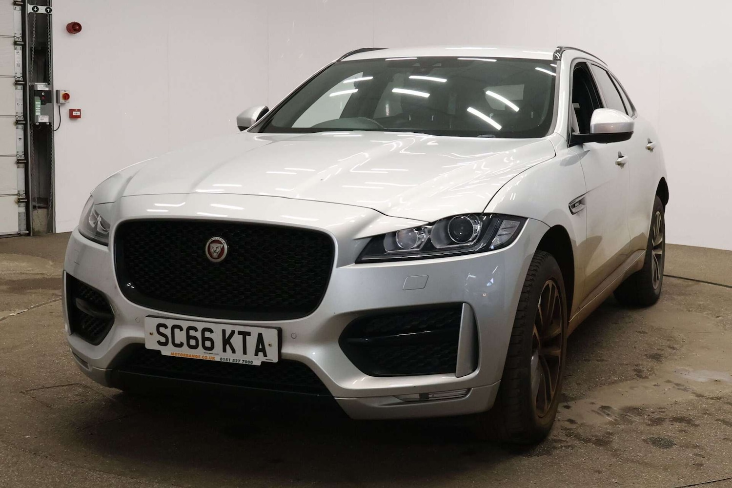 Used Jaguar F-Pace 2016 for sale - 77655669: Photo 21