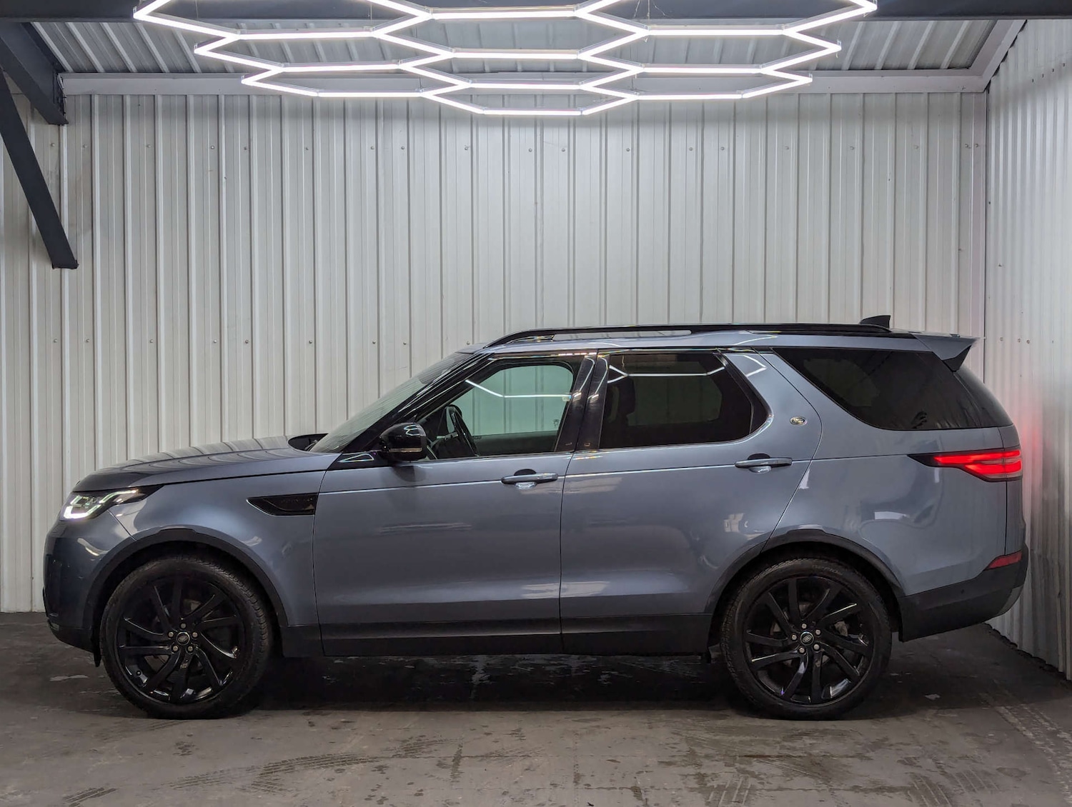 Used Land Rover Discovery 2018 for sale - 78066677: Photo 15