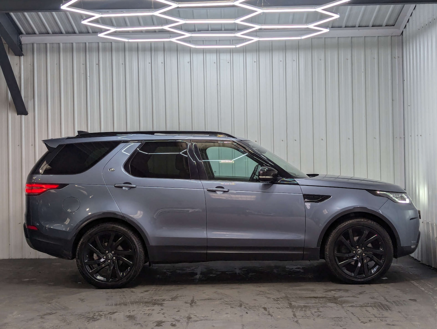 Used Land Rover Discovery 2018 for sale - 78066677: Photo 16