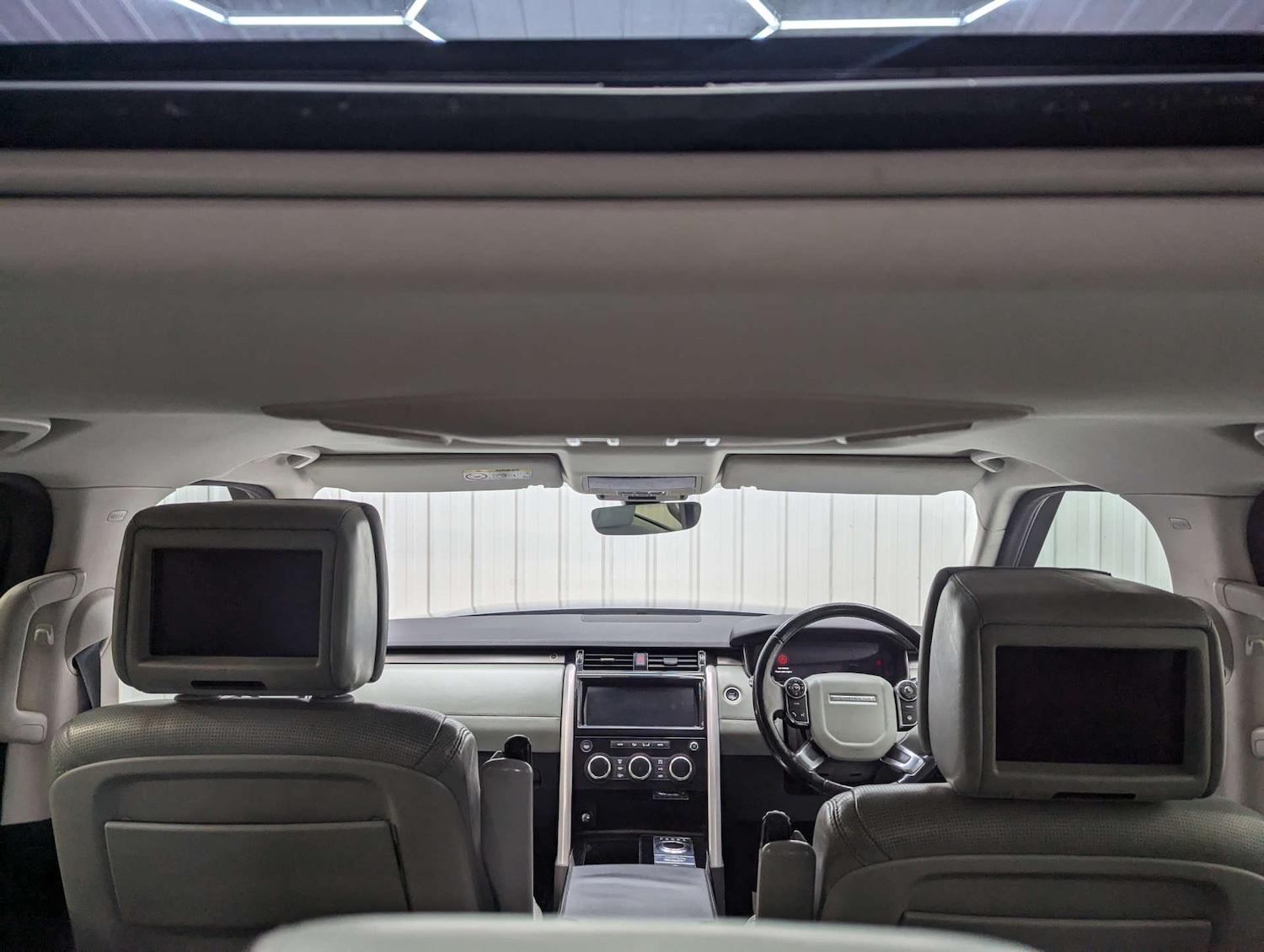 Used Land Rover Discovery 2018 for sale - 78066677: Photo 3