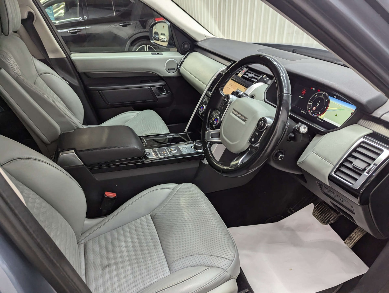 Used Land Rover Discovery 2018 for sale - 78066677: Photo 49