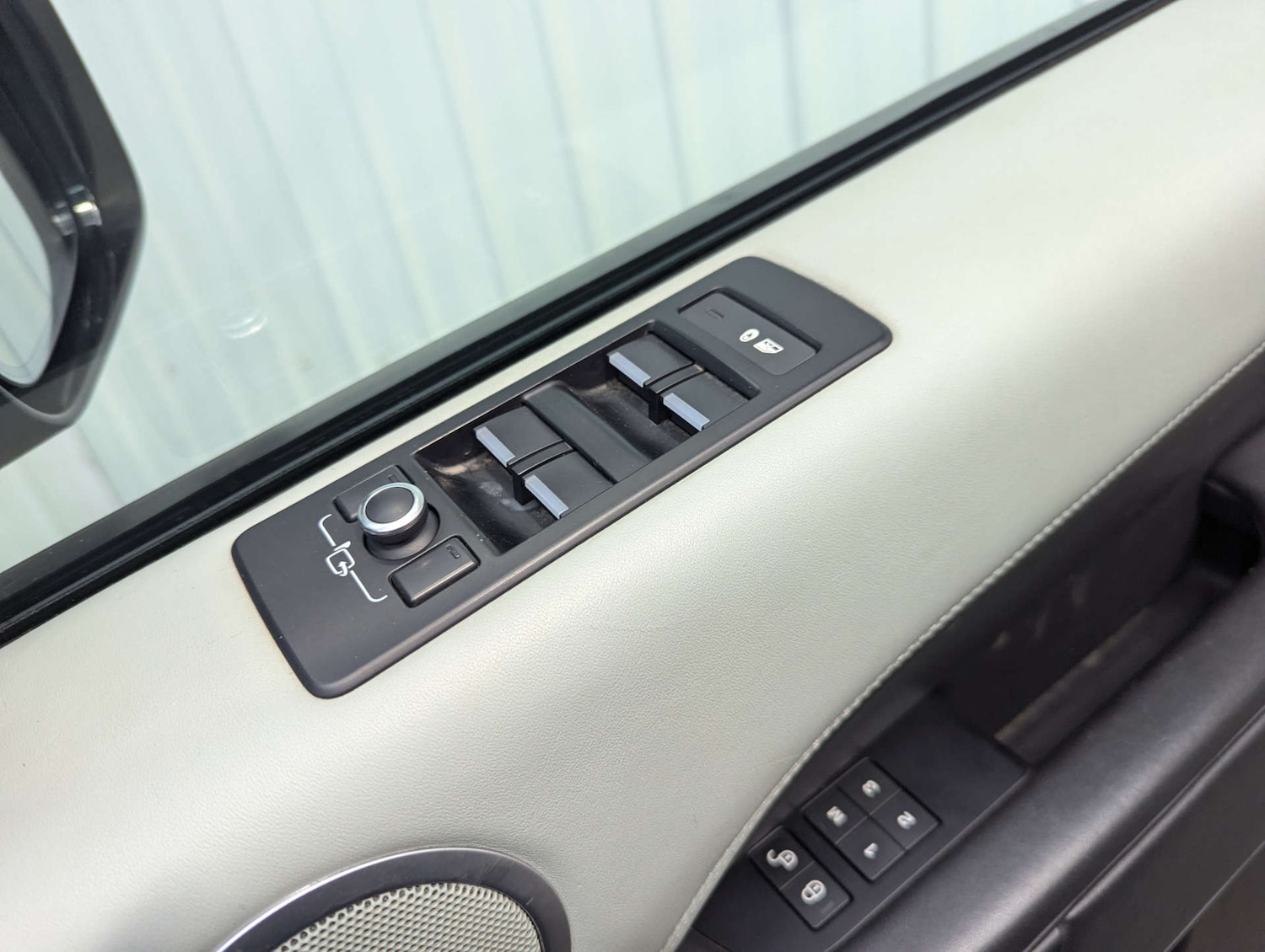 Used Land Rover Discovery 2018 for sale - 78066677: Photo 85