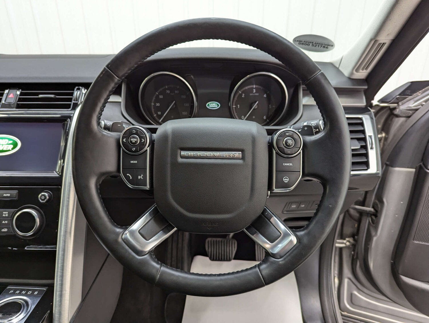 Used Land Rover Discovery 2017 for sale - 76363874: Photo 77