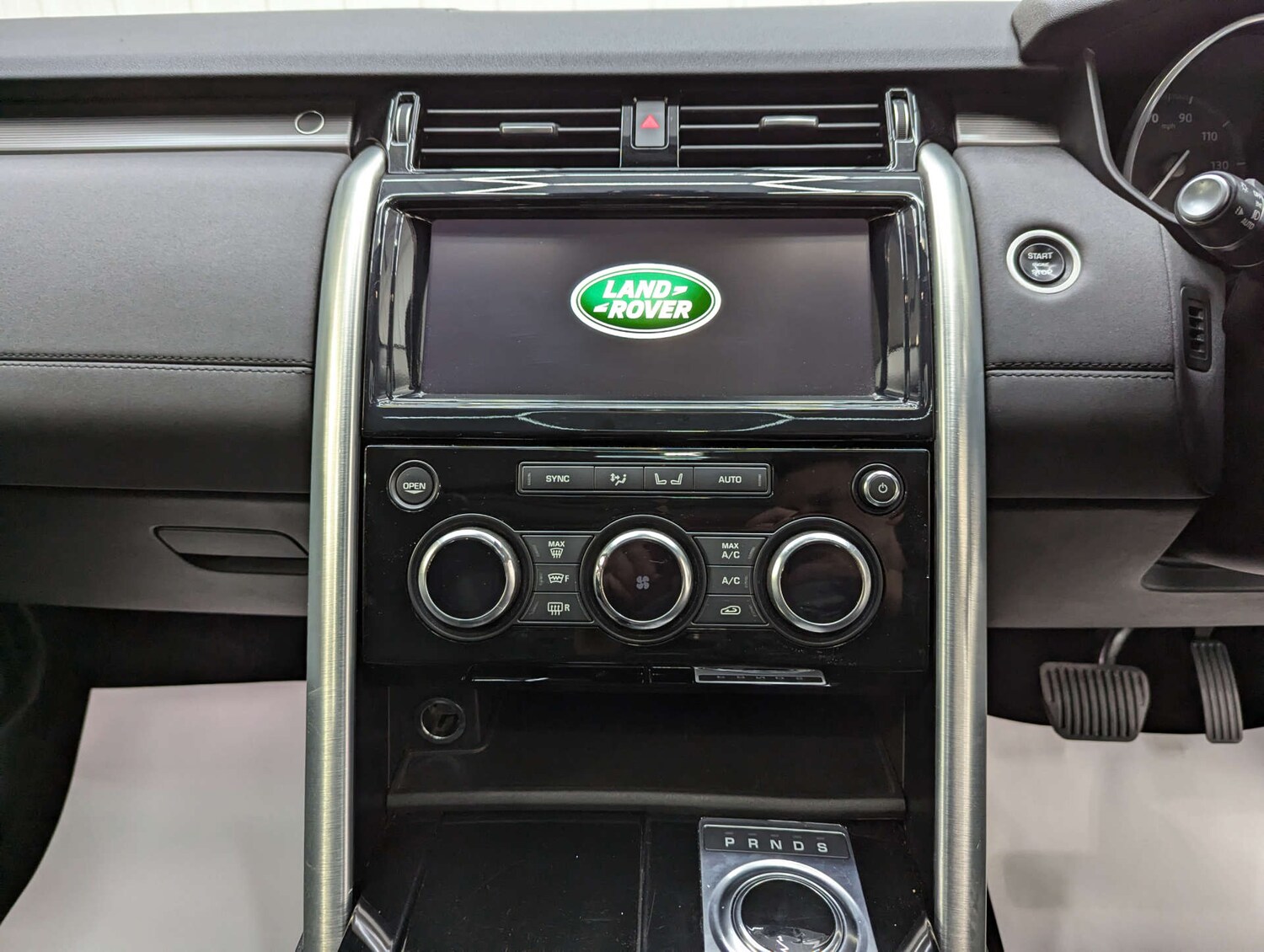 Used Land Rover Discovery 2017 for sale - 76363874: Photo 85