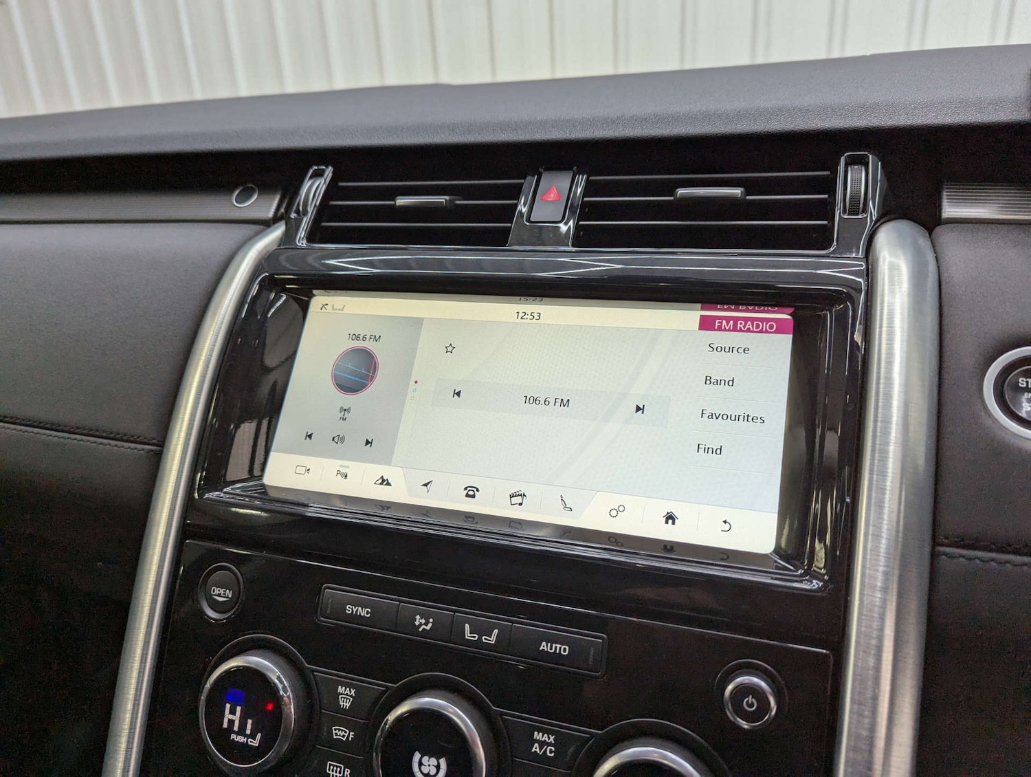 Used Land Rover Discovery 2017 for sale - 76363874: Photo 93