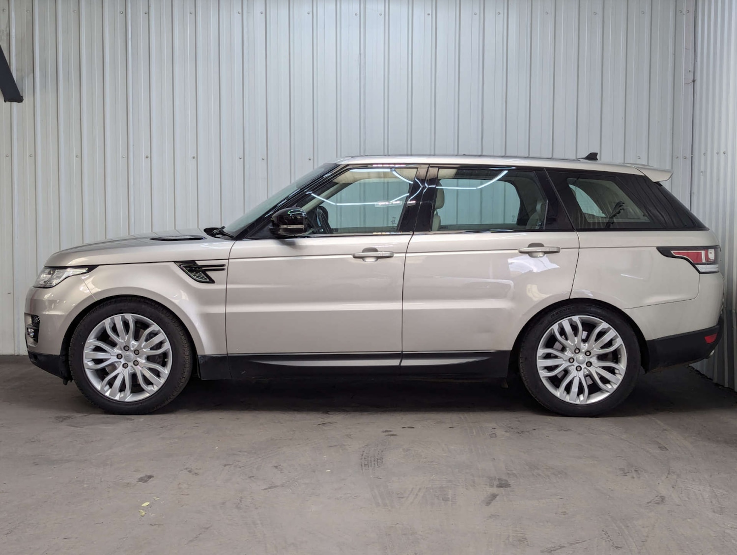 Used Land Rover Range Rover Sport 2015 for sale - 77712967: Photo 15
