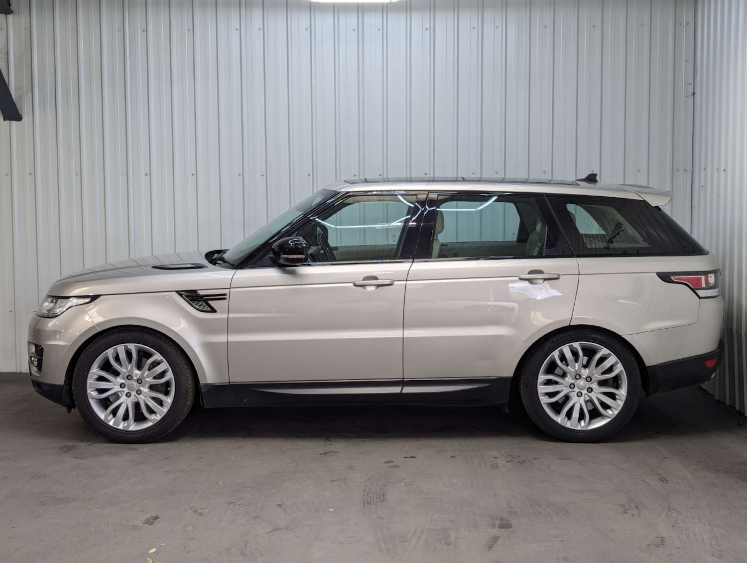 Used Land Rover Range Rover Sport 2015 for sale - 77712967: Photo 16