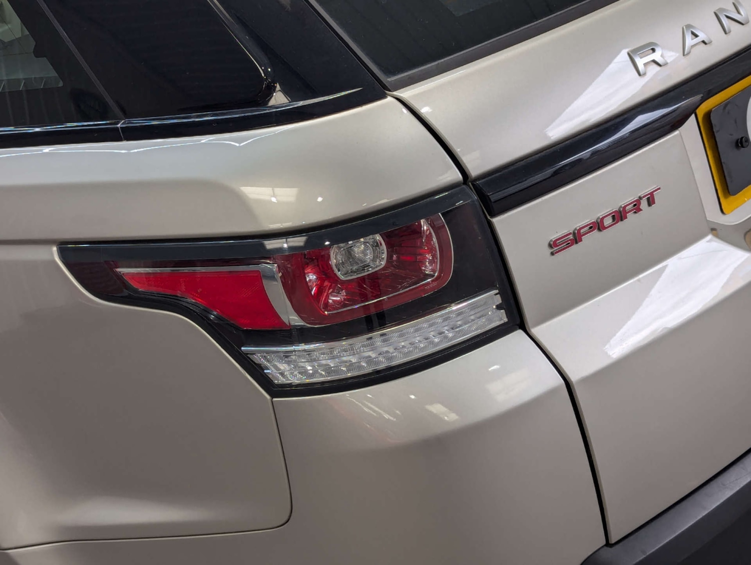 Used Land Rover Range Rover Sport 2015 for sale - 77712967: Photo 40