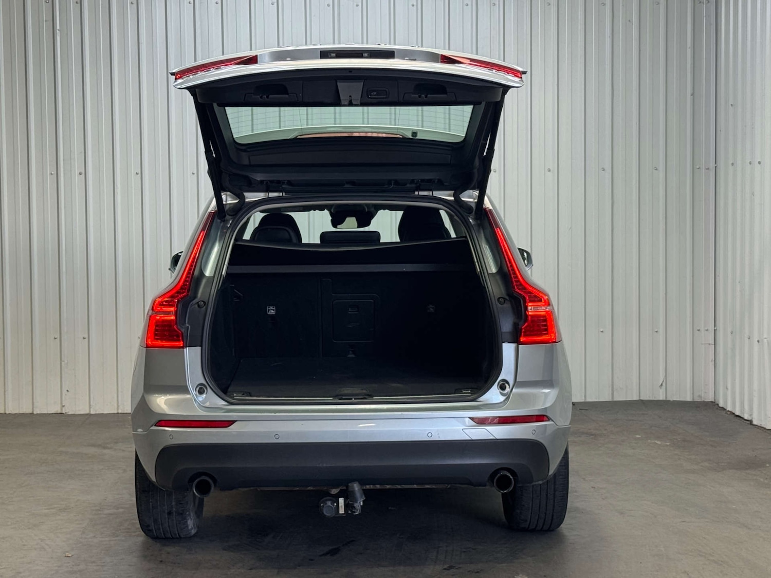 Used Volvo XC60 2017 for sale - 76363886: Photo 43
