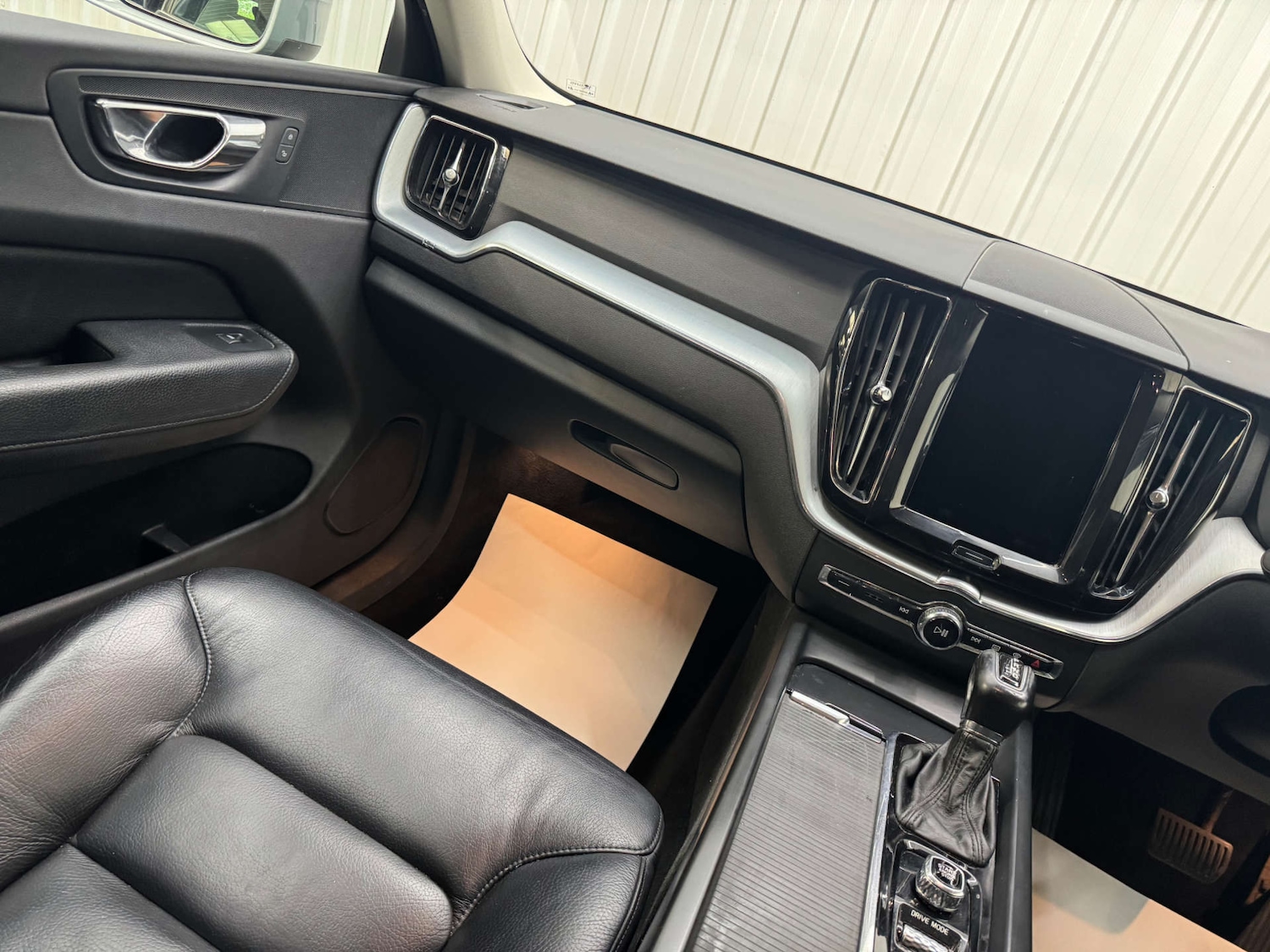 Used Volvo XC60 2017 for sale - 76363886: Photo 45