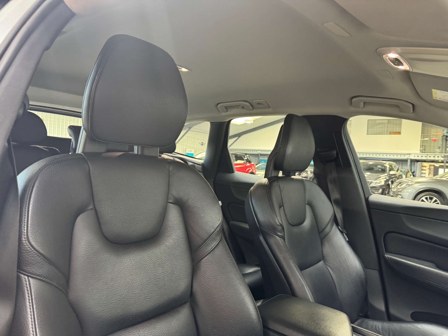 Used Volvo XC60 2017 for sale - 76363886: Photo 50