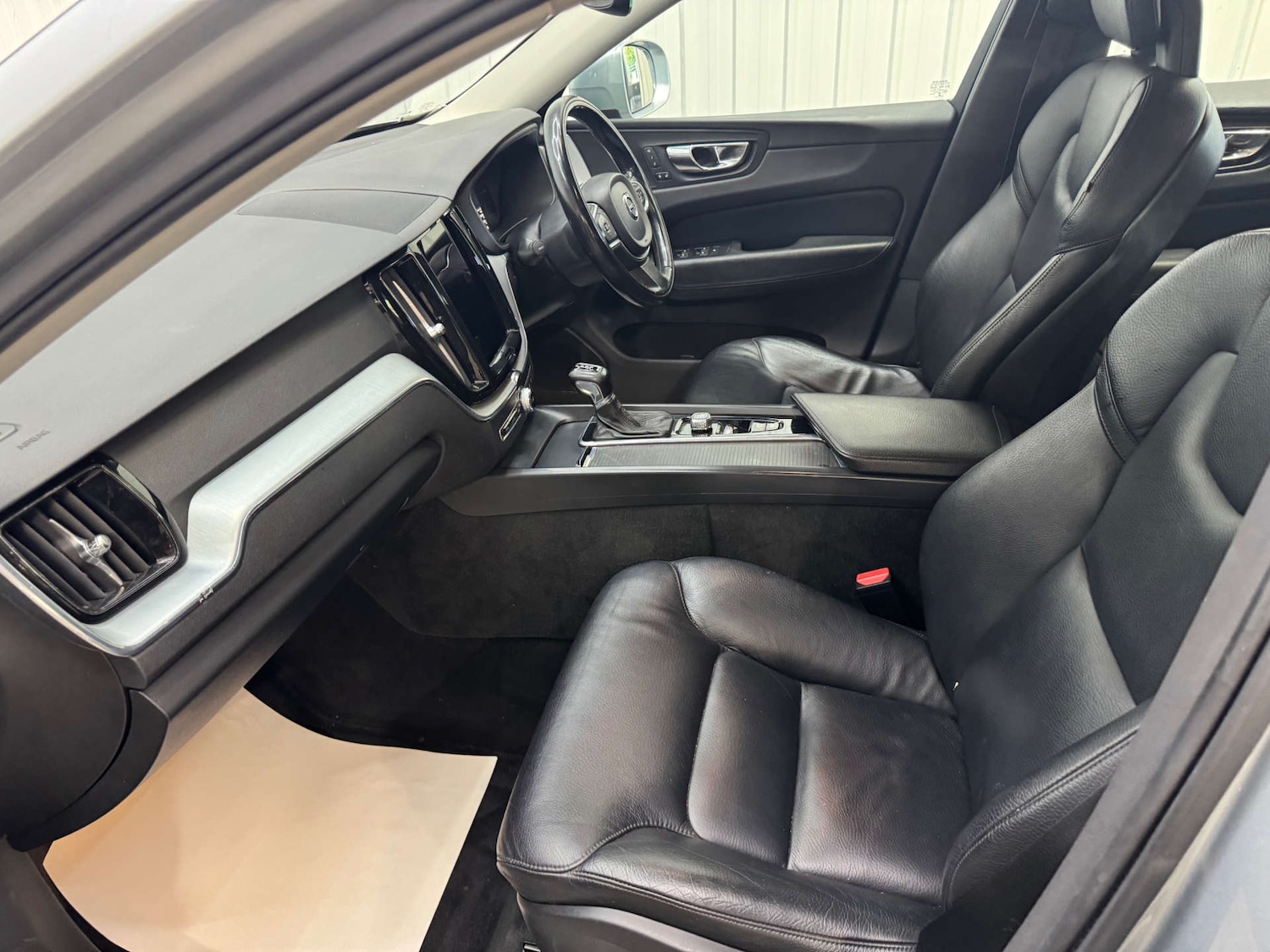 Used Volvo XC60 2017 for sale - 76363886: Photo 53