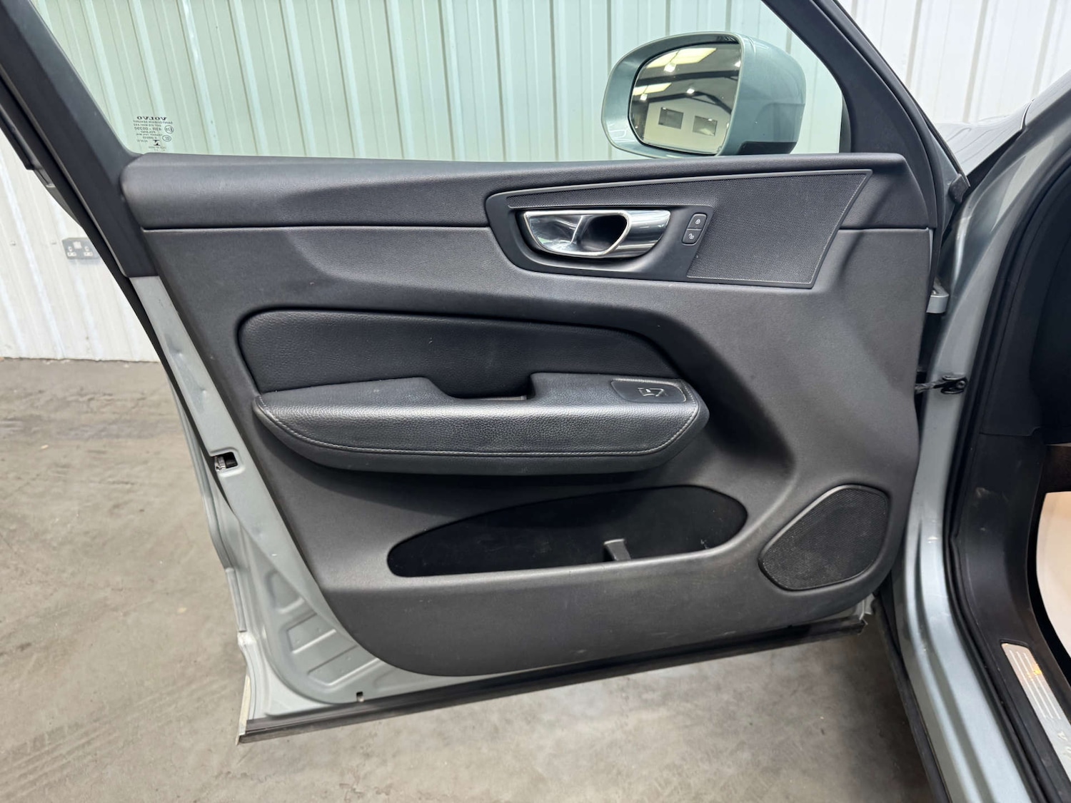 Used Volvo XC60 2017 for sale - 76363886: Photo 58