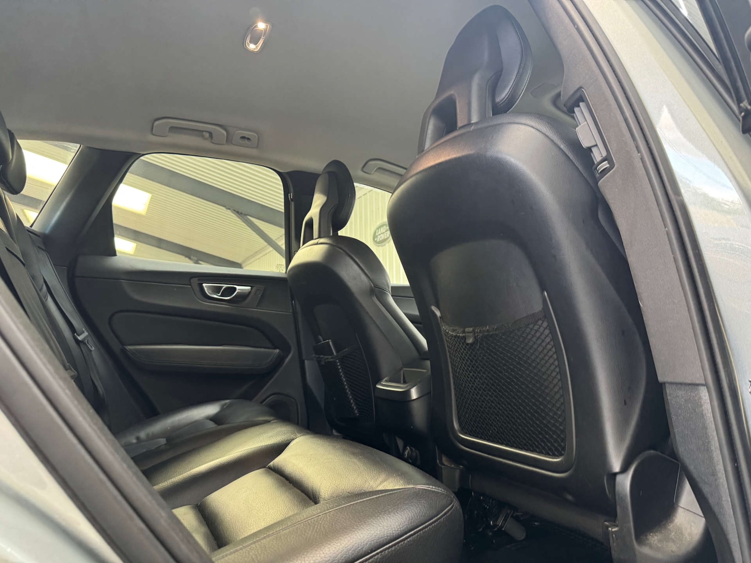 Used Volvo XC60 2017 for sale - 76363886: Photo 60
