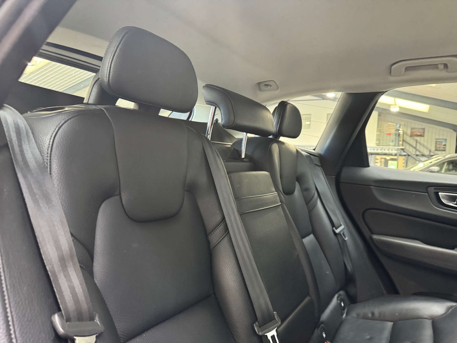 Used Volvo XC60 2017 for sale - 76363886: Photo 61