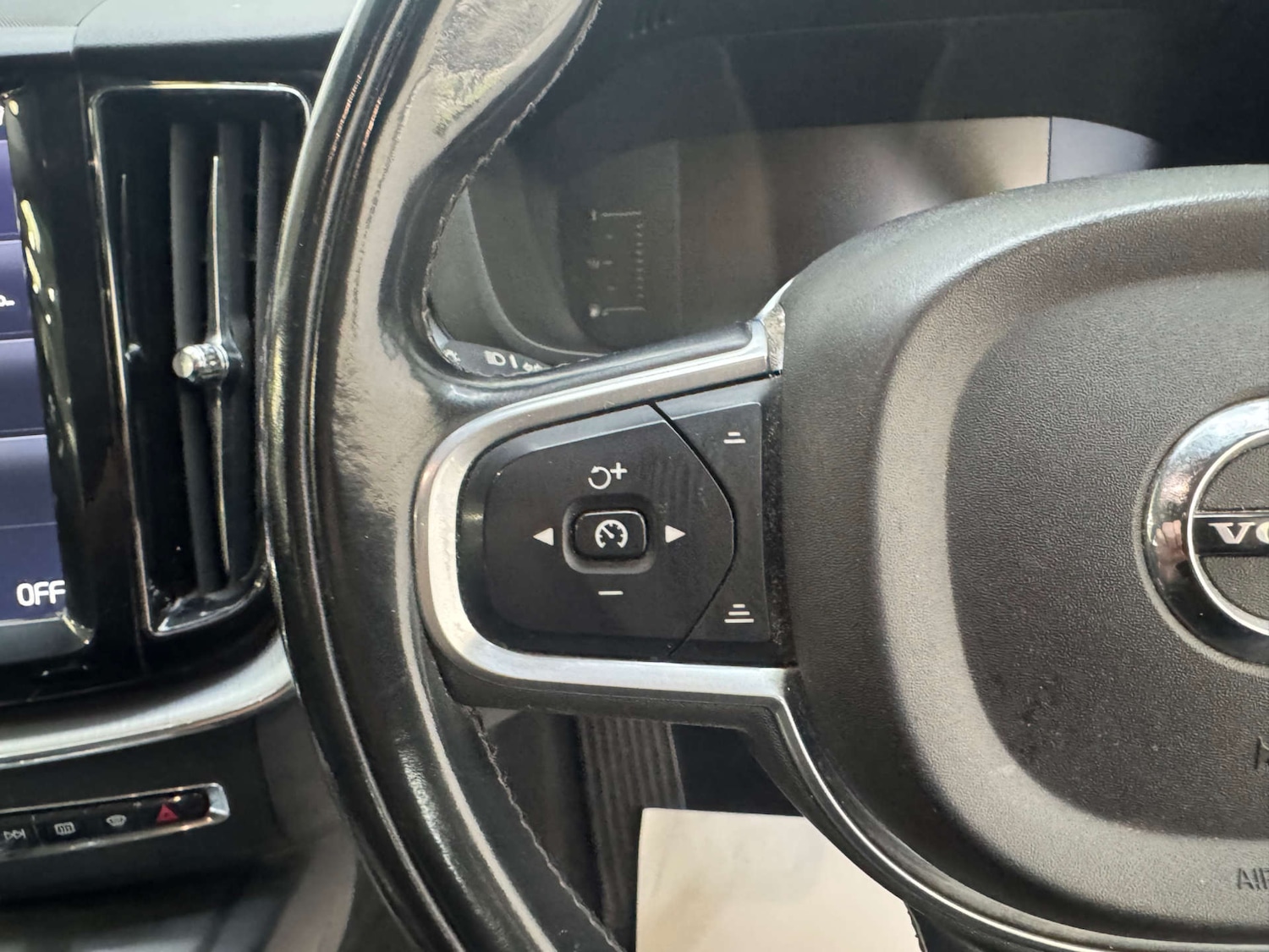 Used Volvo XC60 2017 for sale - 76363886: Photo 71