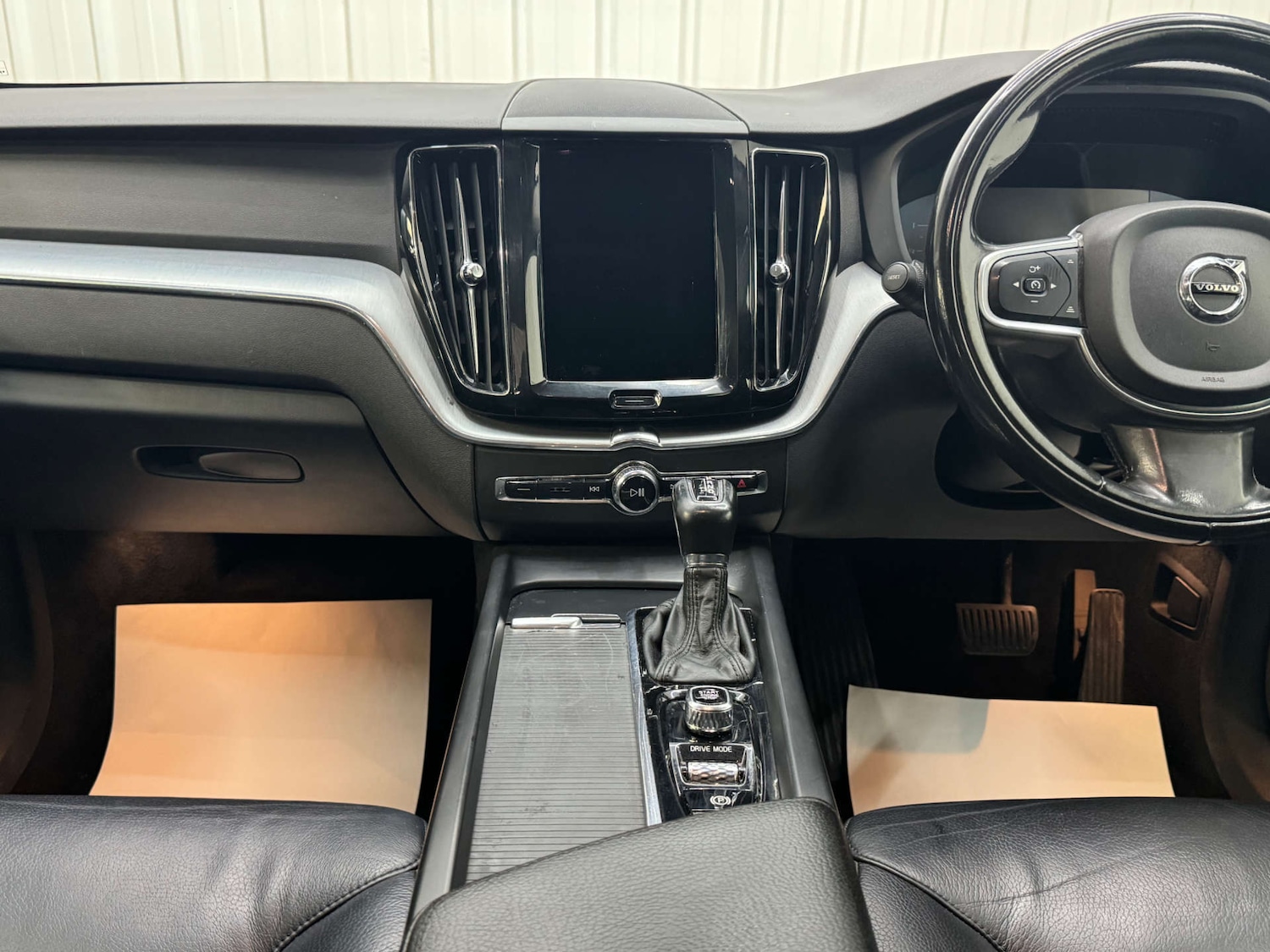 Used Volvo XC60 2017 for sale - 76363886: Photo 79