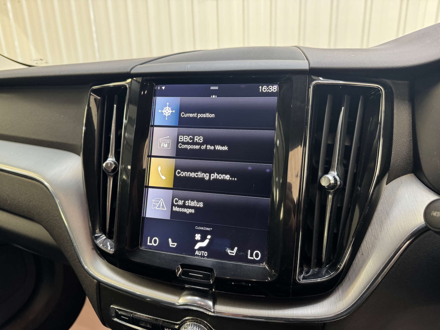 Used Volvo XC60 2017 for sale - 76363886: Photo 82