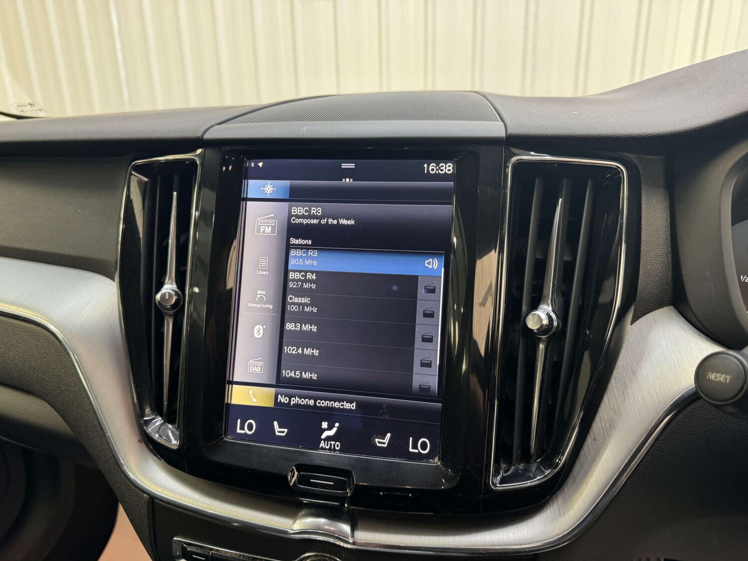 Used Volvo XC60 2017 for sale - 76363886: Photo 84