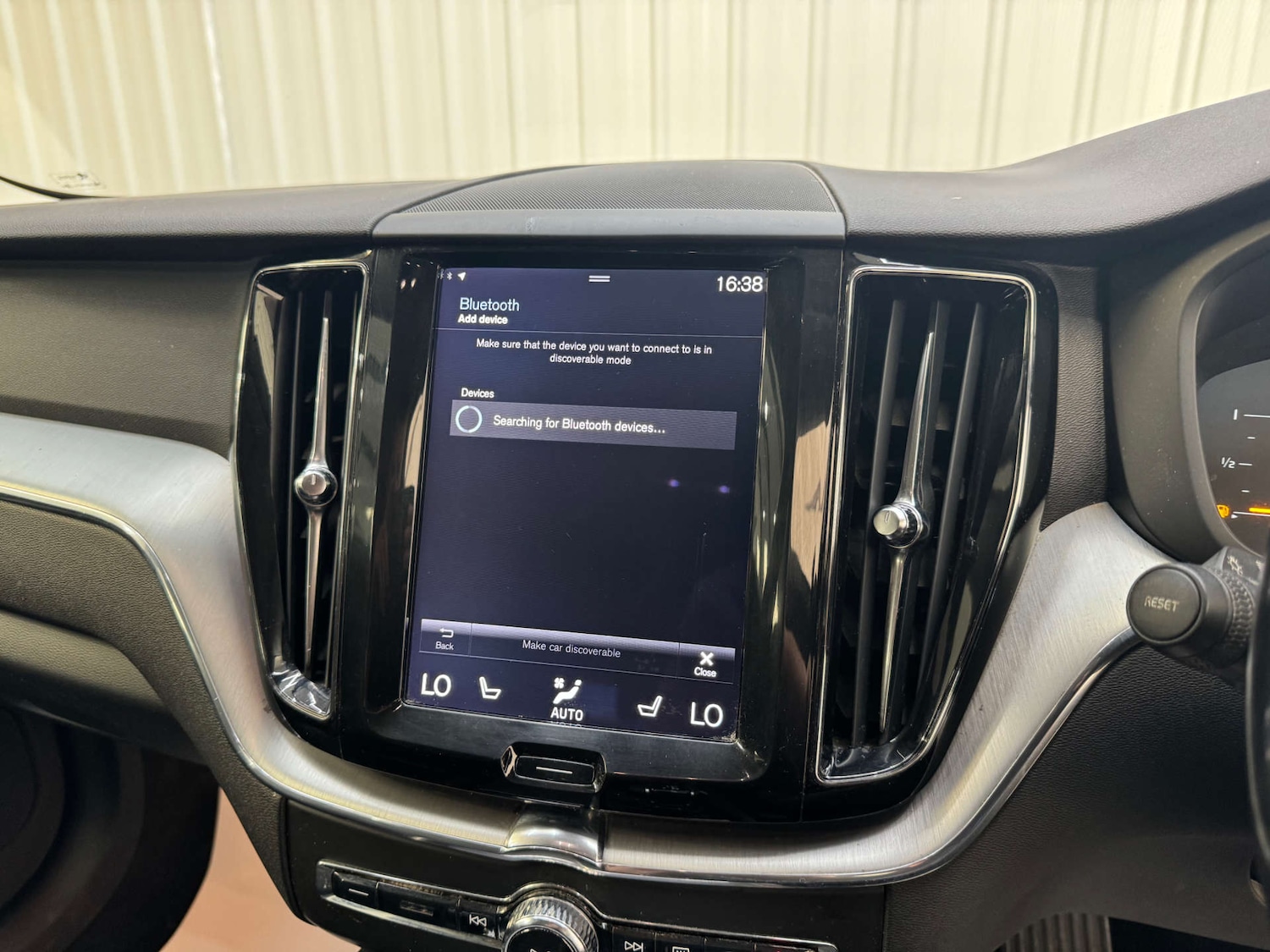 Used Volvo XC60 2017 for sale - 76363886: Photo 85