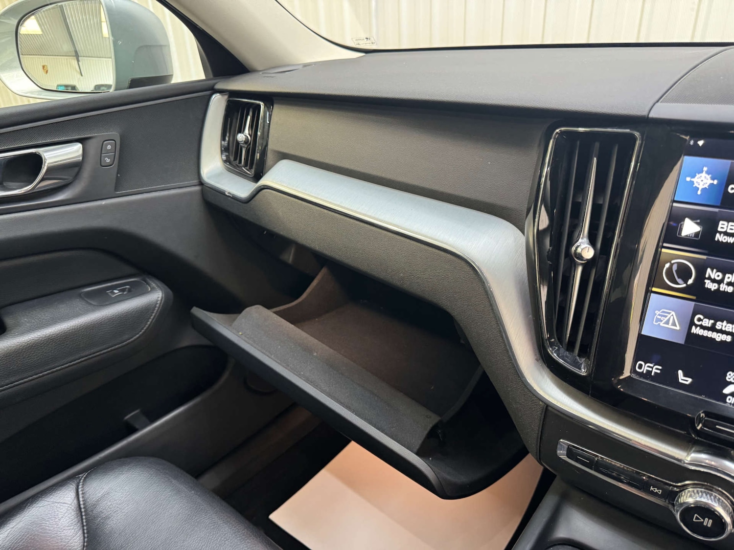 Used Volvo XC60 2017 for sale - 76363886: Photo 91