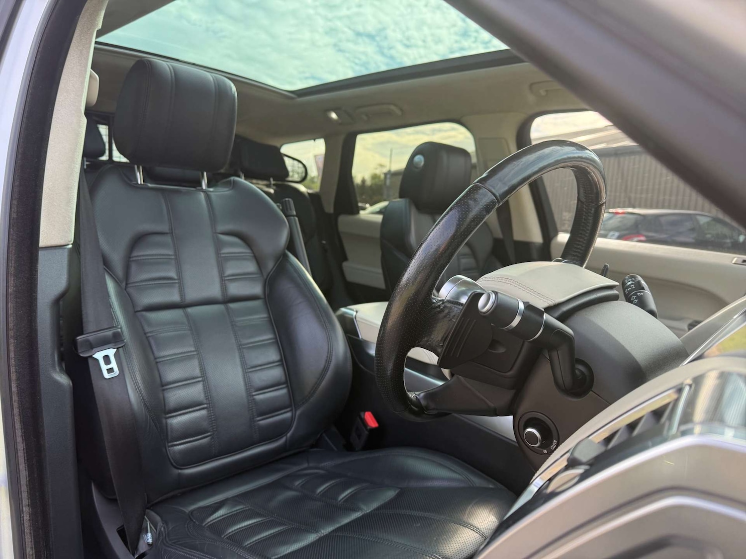 Used Land Rover Range Rover Sport 2015 for sale - 76379076: Photo 2