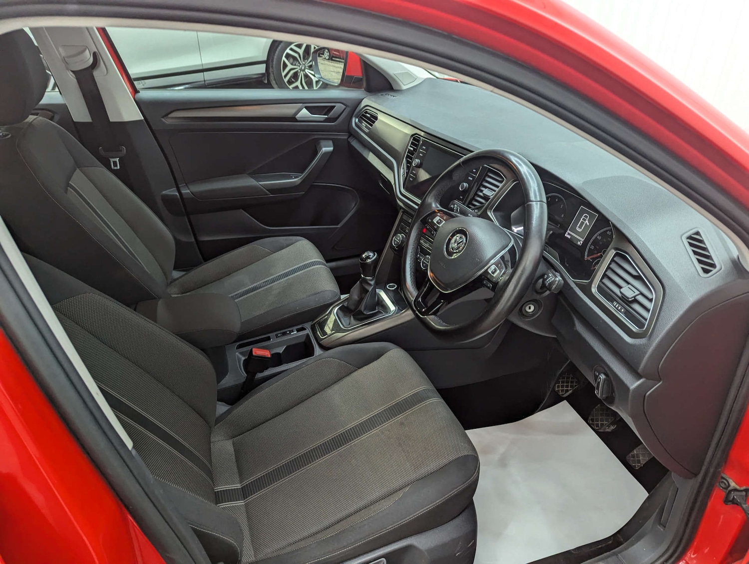 Used Volkswagen T-Roc 2018 for sale - 77200675: Photo 47