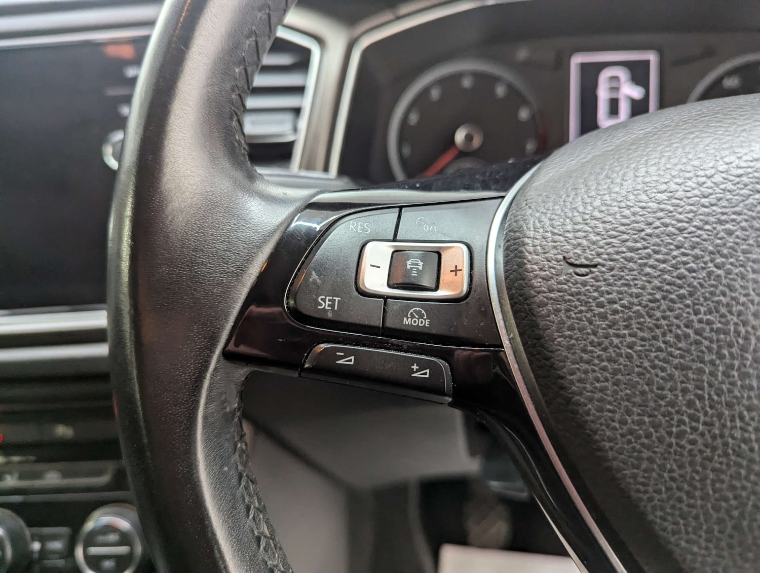 Used Volkswagen T-Roc 2018 for sale - 77200675: Photo 74