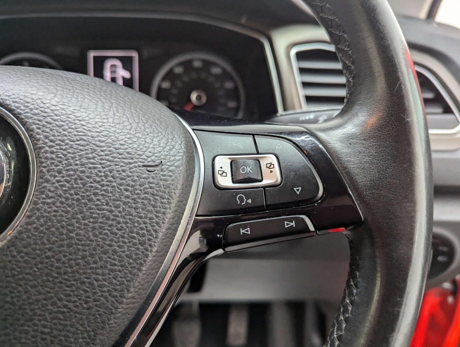 Used Volkswagen T-Roc 2018 for sale - 77200675: Photo 76