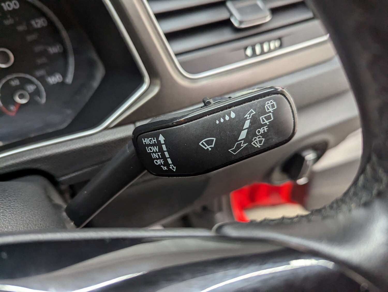 Used Volkswagen T-Roc 2018 for sale - 77200675: Photo 77