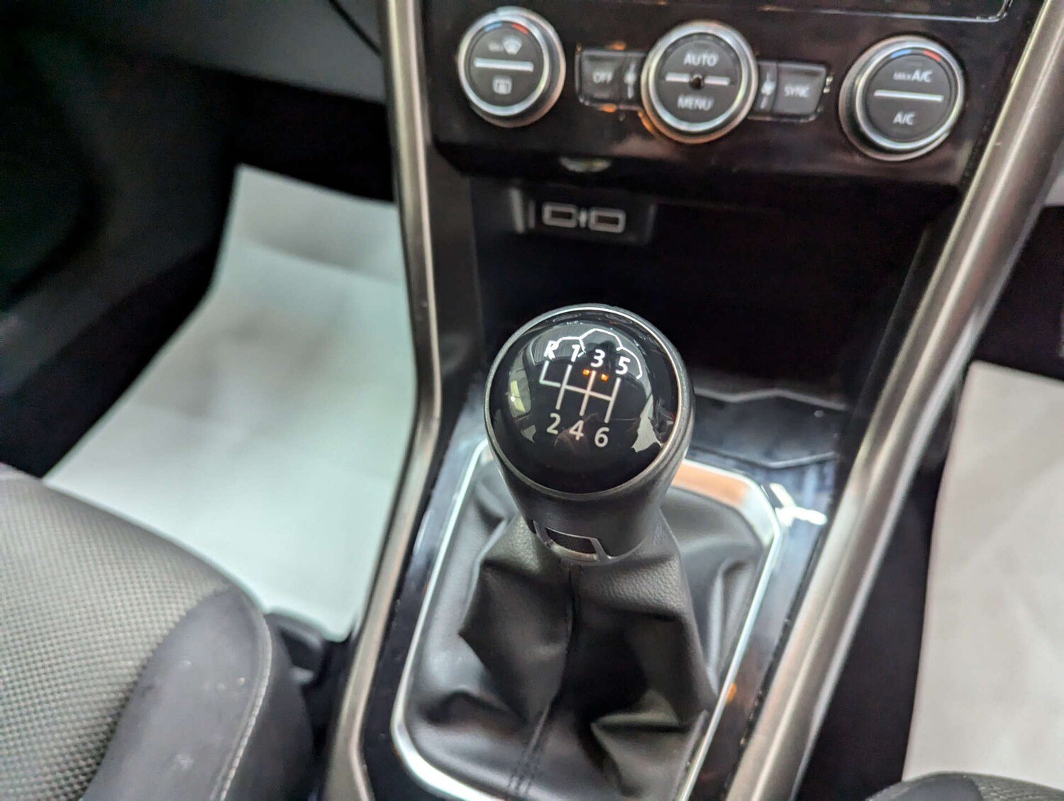 Used Volkswagen T-Roc 2018 for sale - 77200675: Photo 82