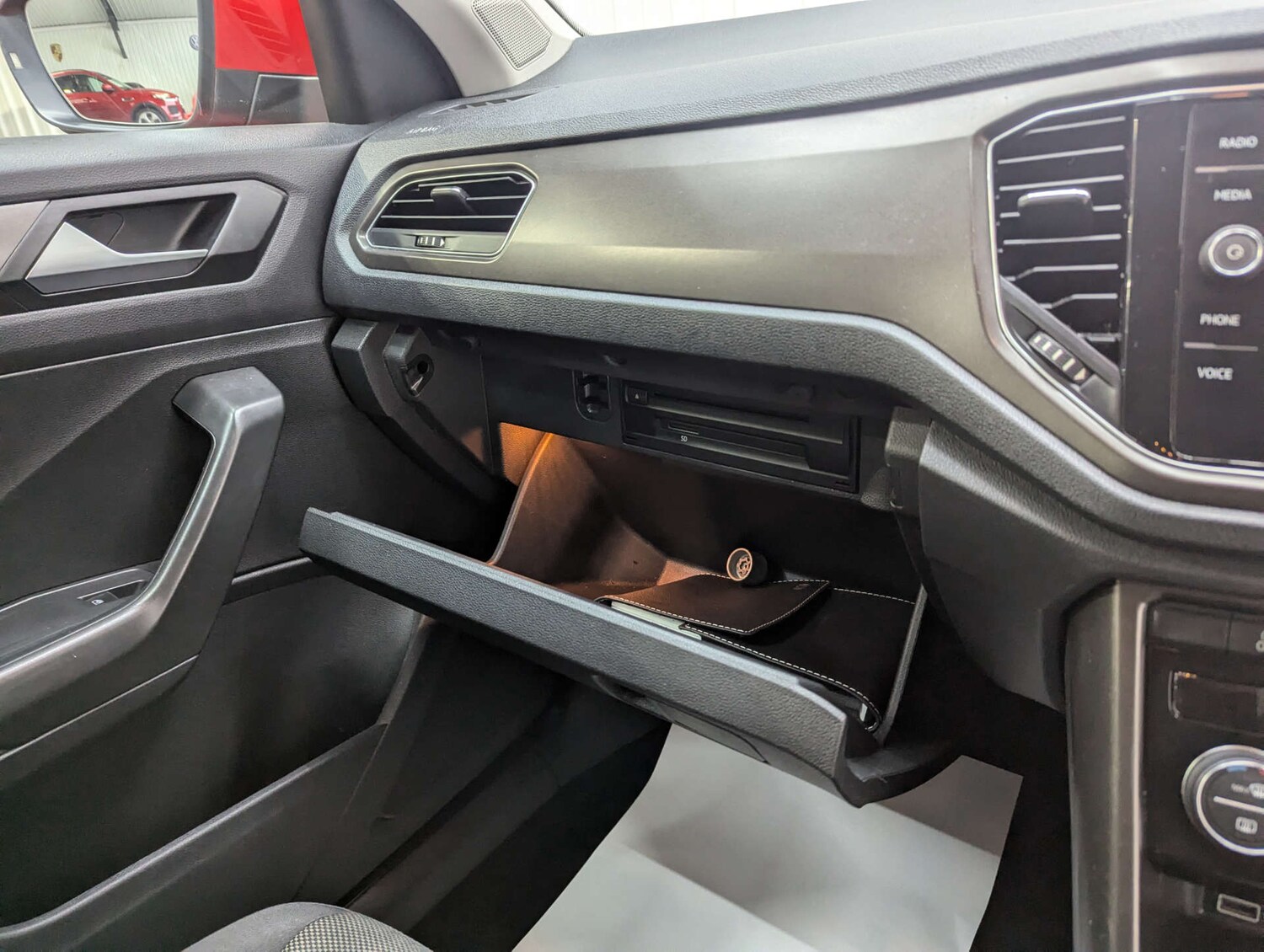 Used Volkswagen T-Roc 2018 for sale - 77200675: Photo 85