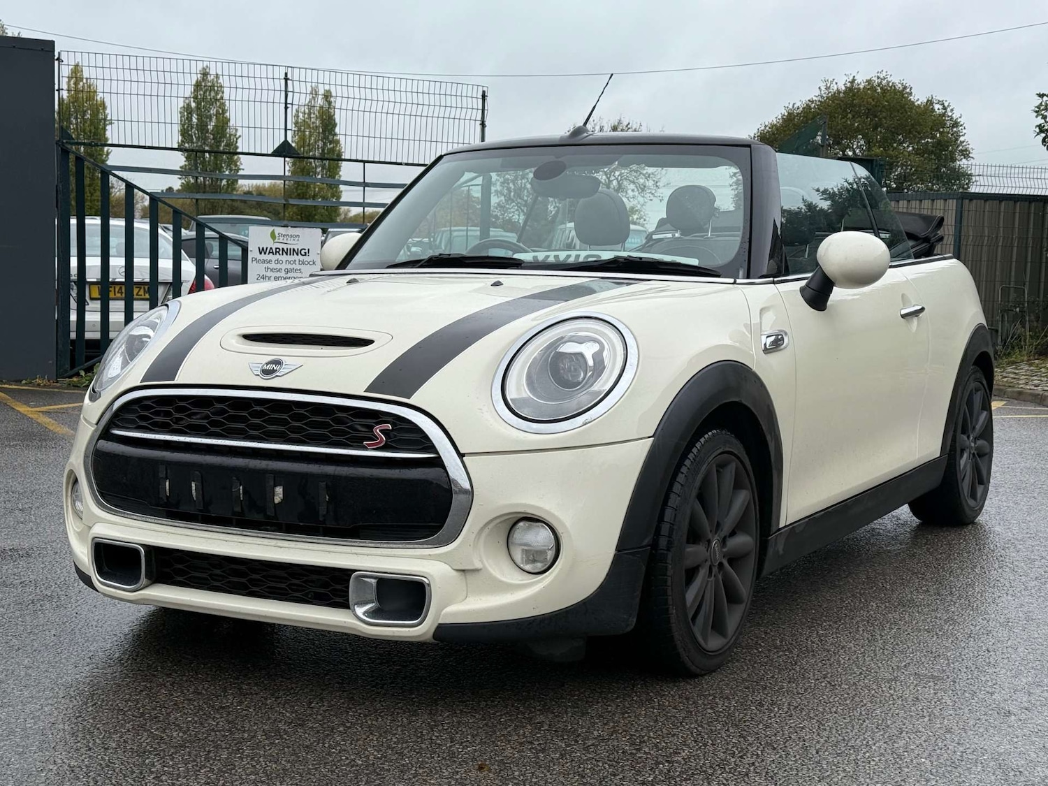 Used MINI Convertible 2016 for sale - 76600943: Photo 11