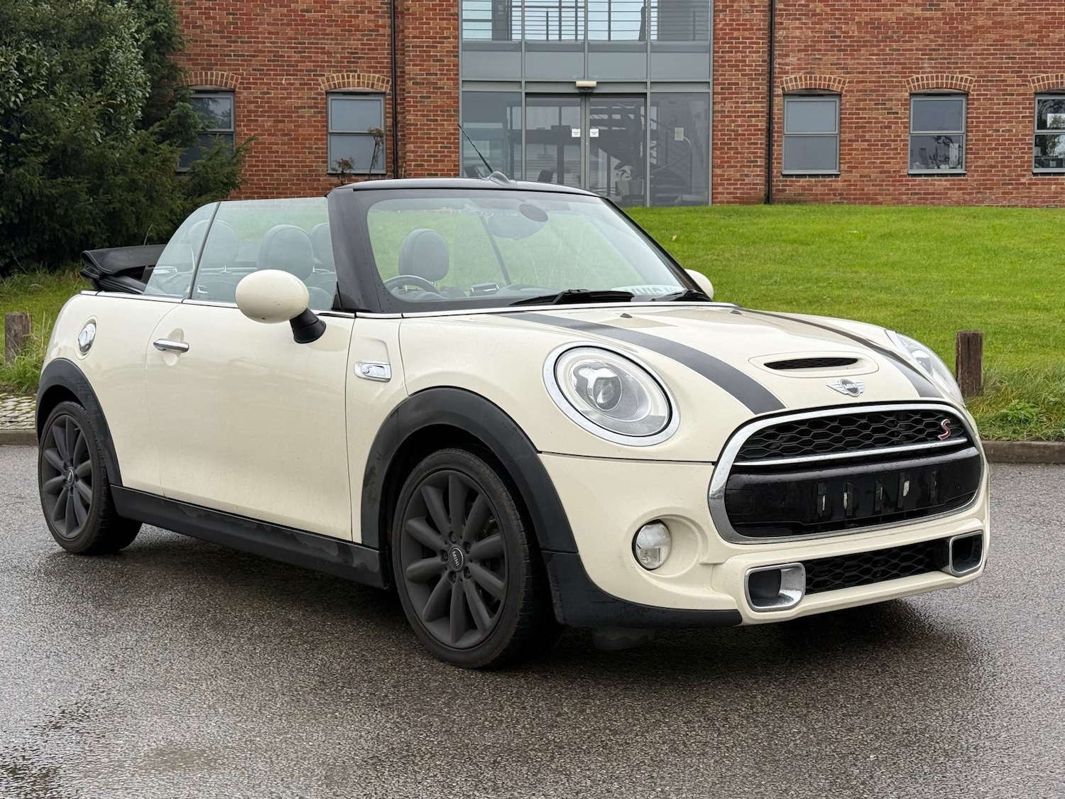 Used MINI Convertible 2016 for sale - 76600943: Photo 3