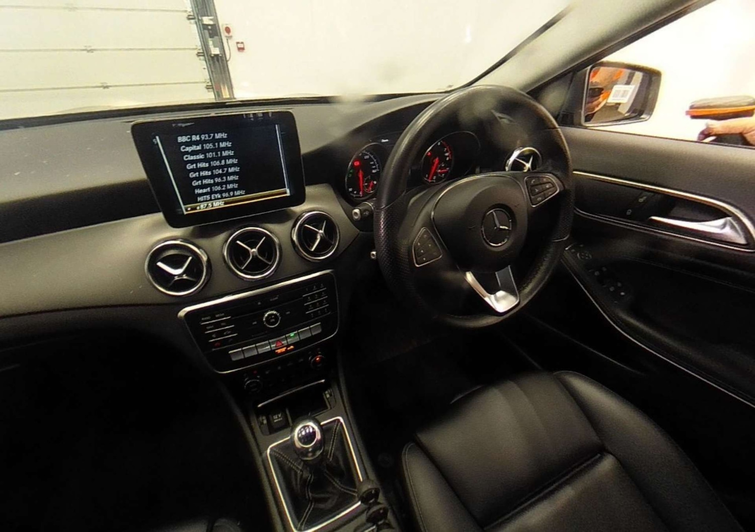 Used Mercedes-Benz GLA 2018 for sale - 76600963: Photo 3