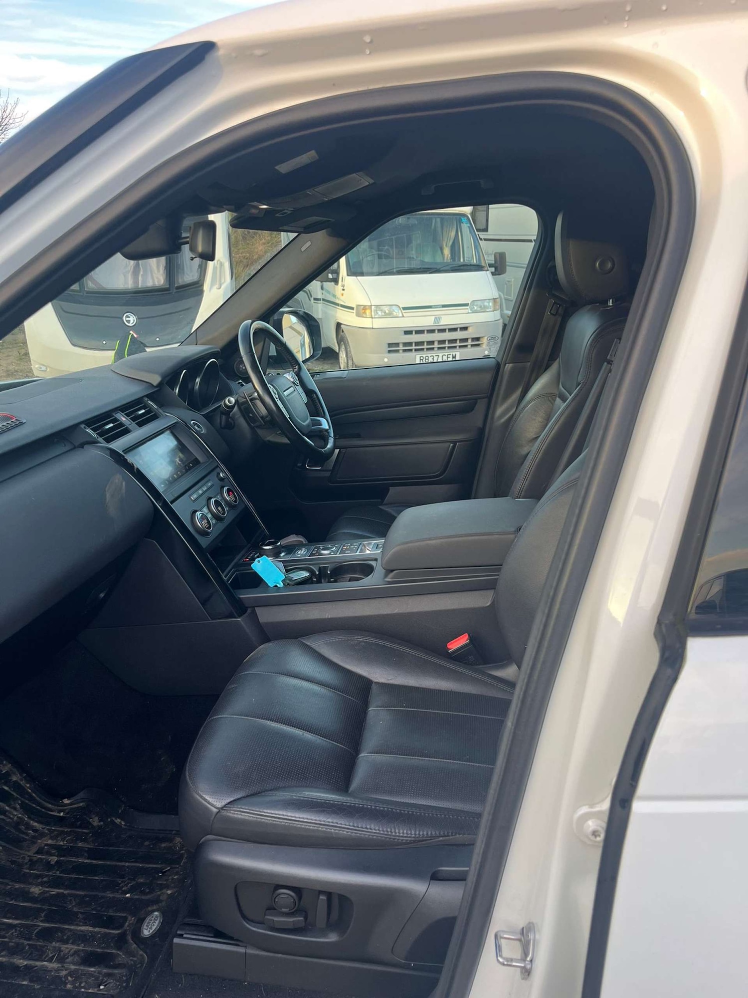 Used Land Rover Discovery 2018 for sale - 76830003: Photo 4