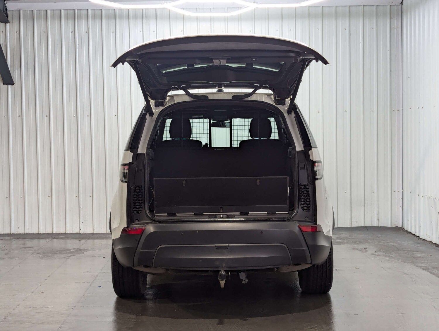 Used Land Rover Discovery 2018 for sale - 76830003: Photo 43