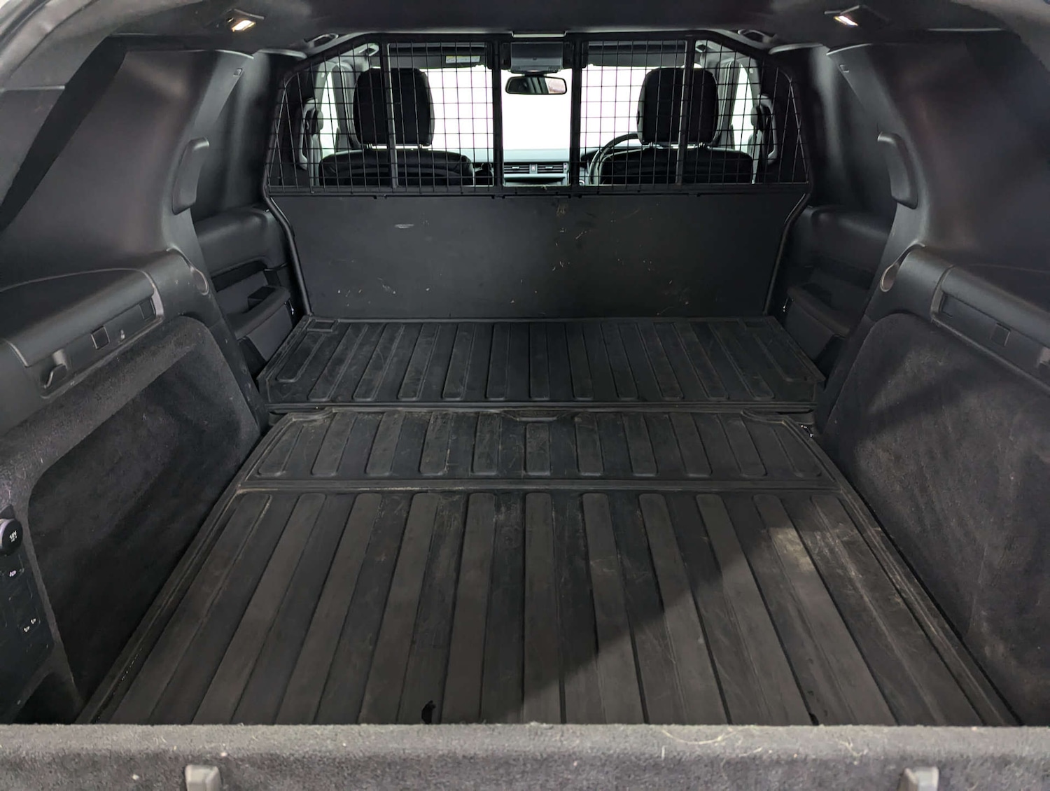 Used Land Rover Discovery 2018 for sale - 76830003: Photo 44